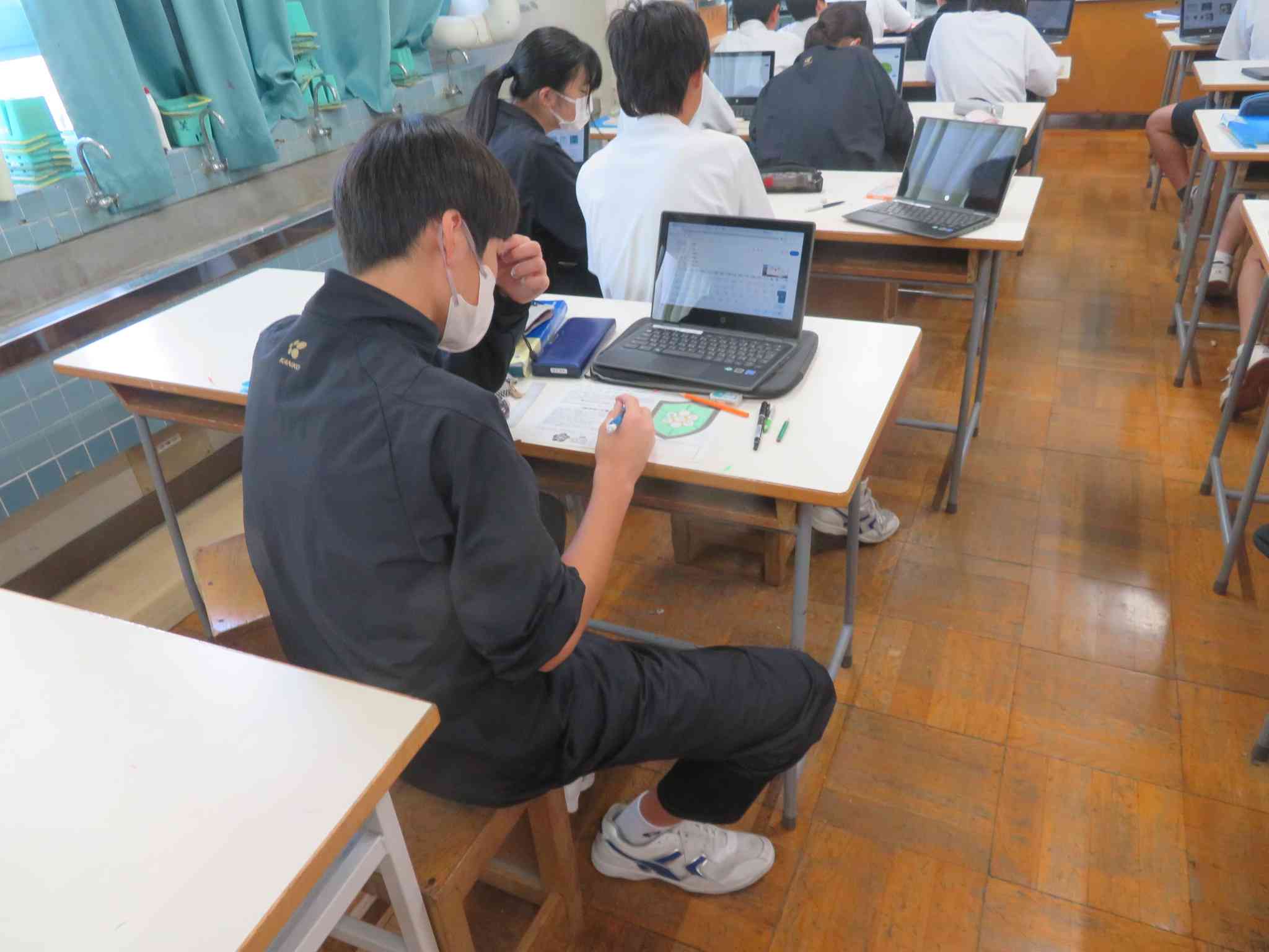 1年美術　個人IMG_1337