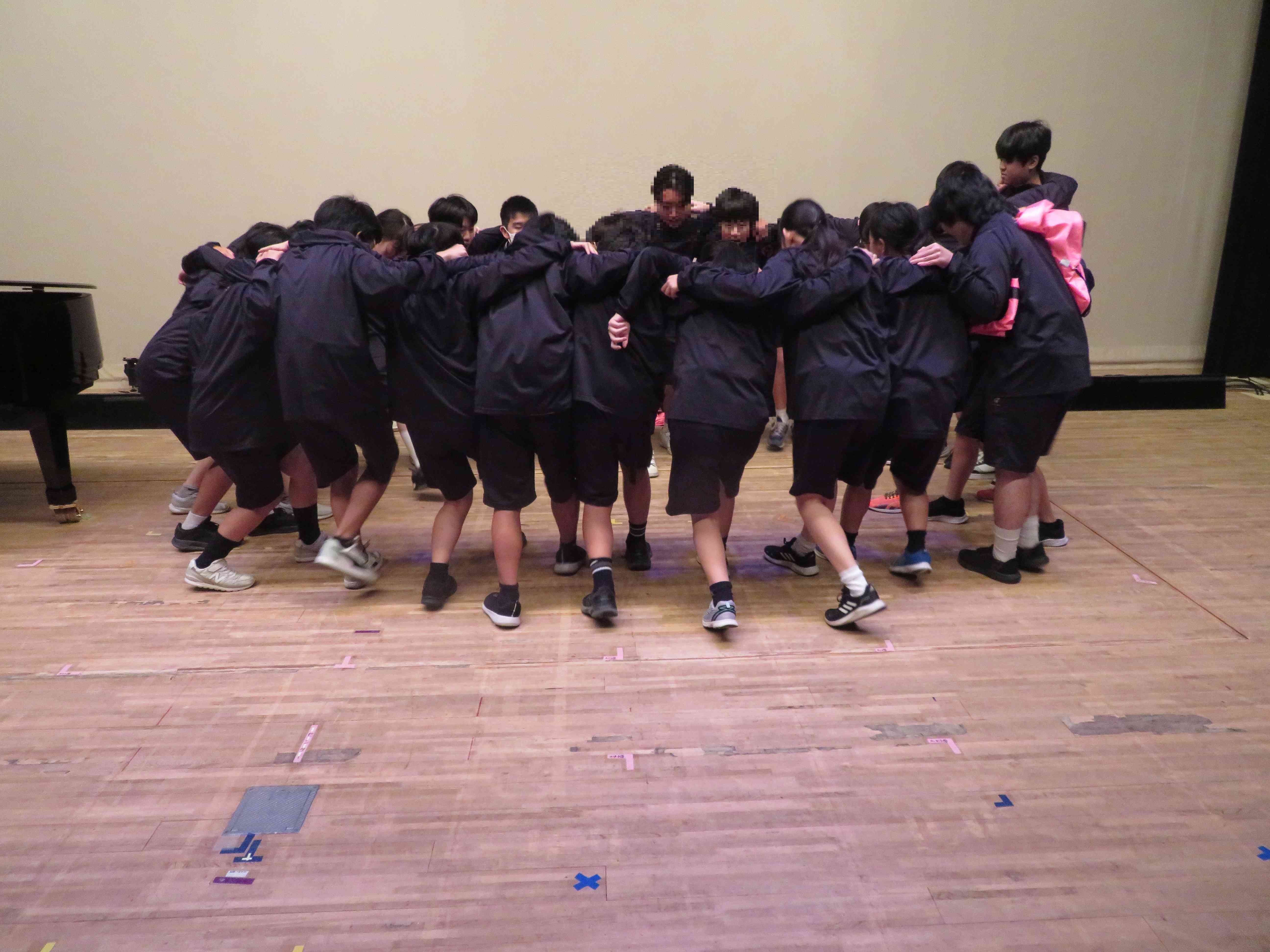 出番前　円陣IMG_5411[1]