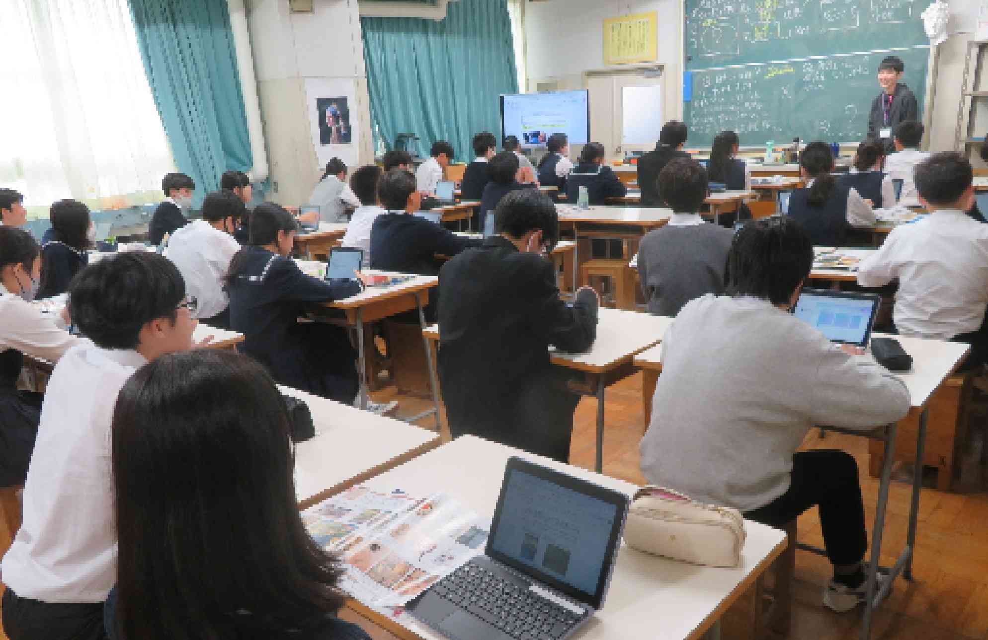 2年美術　全体IMG_4408[1]