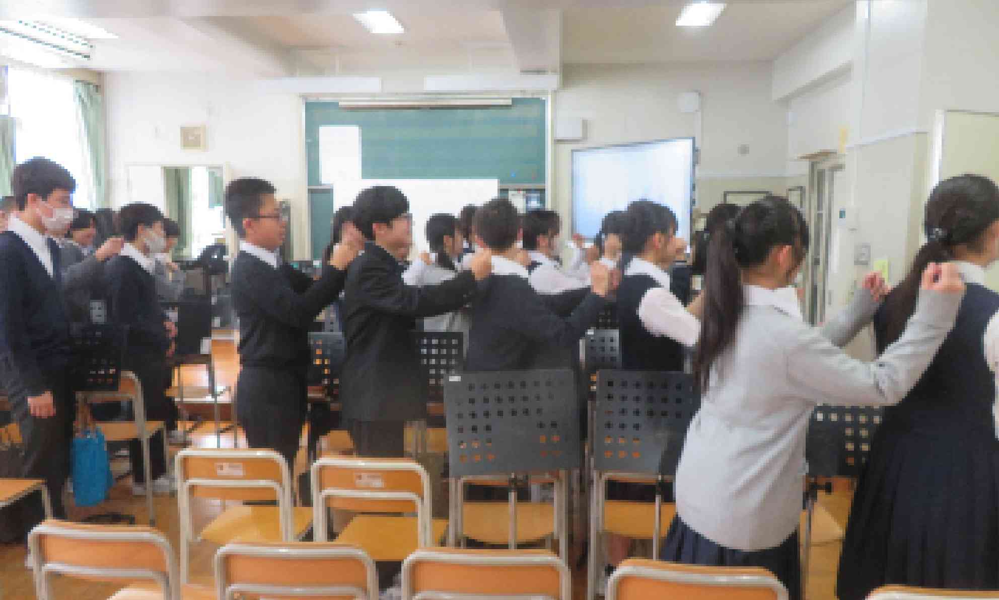 2年音楽肩たたき2IMG_4509[1]