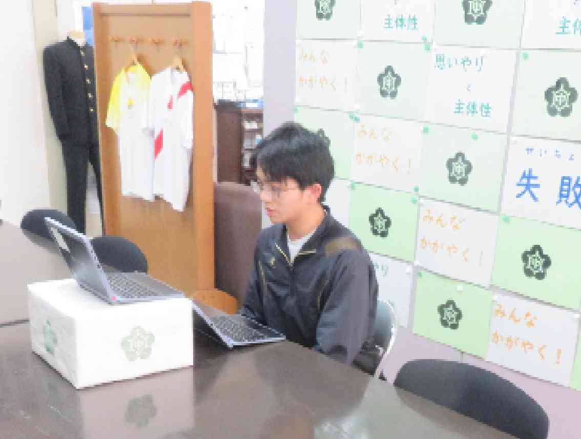 生徒朝礼　司会IMG_3183[1]